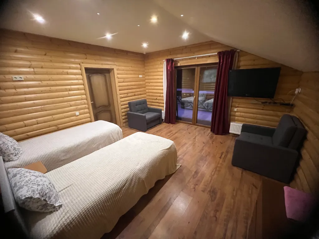 Дом в Громово на берегу озера Суходольское