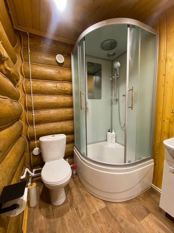 Дом на берегу озера