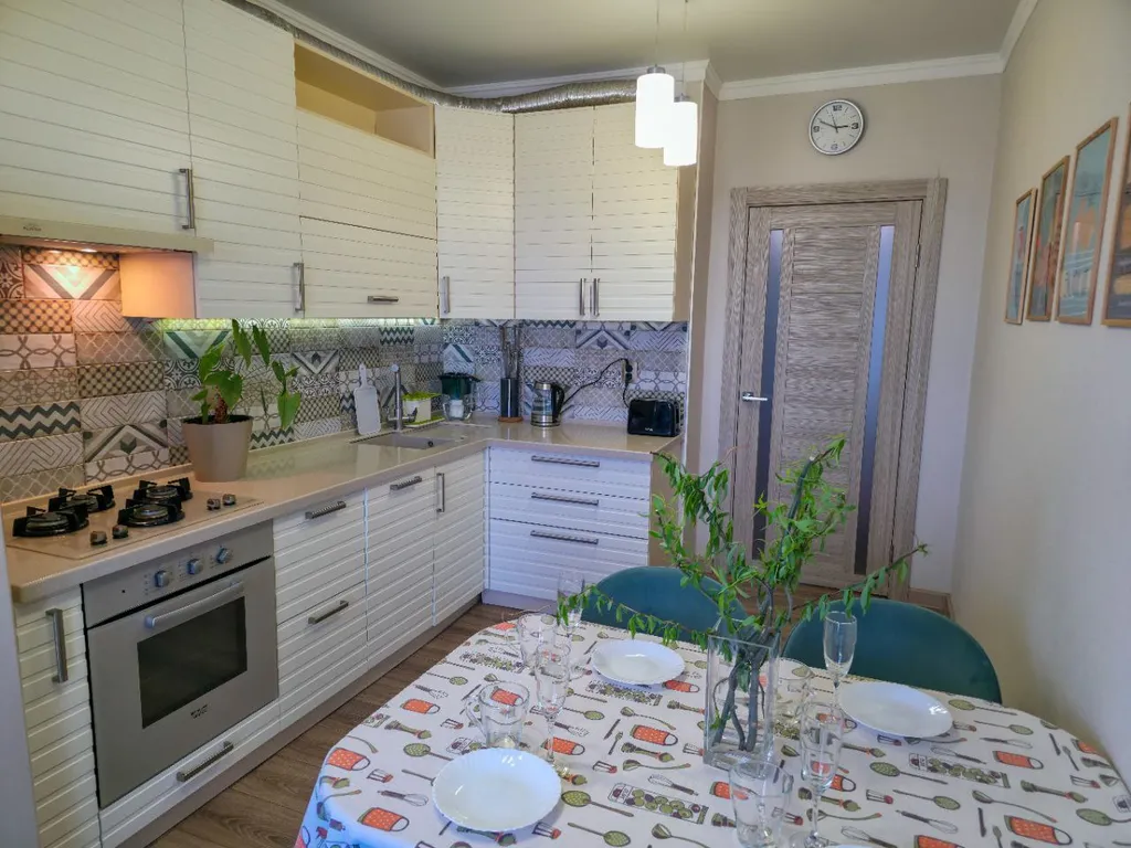 Стильная семейная квартира (Уютный Дом)