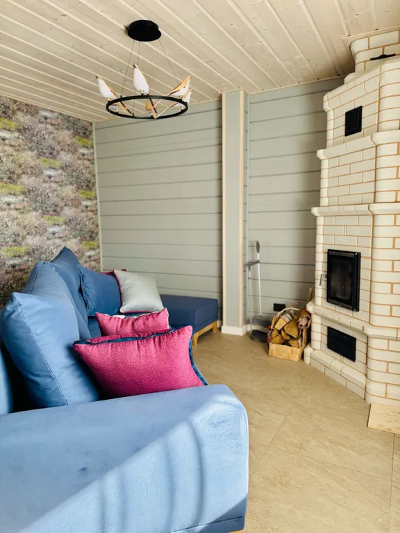 Дом рядом с озером