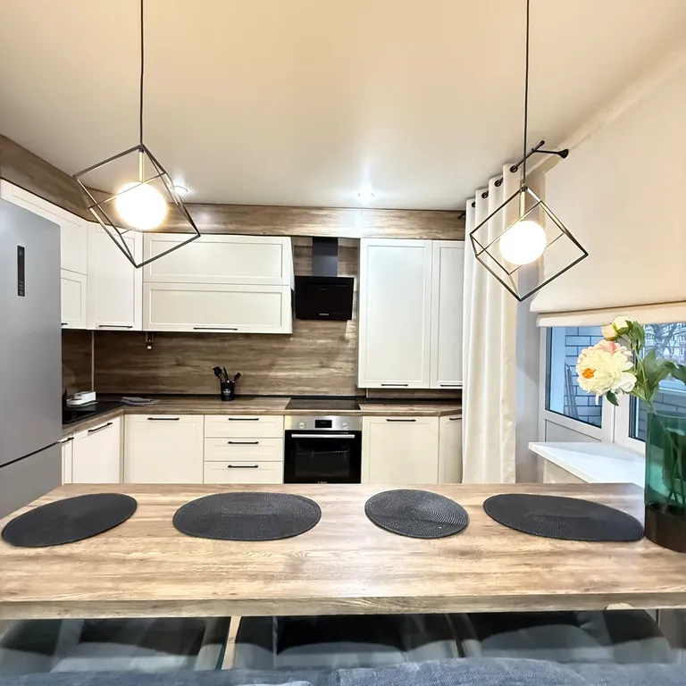 Уютнaя, солнечная квaртира в новoм домe, рядом с ФОК