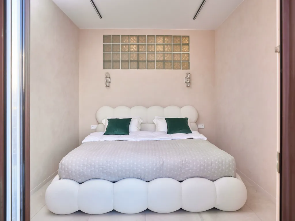 Шикарная квартира с видом на море