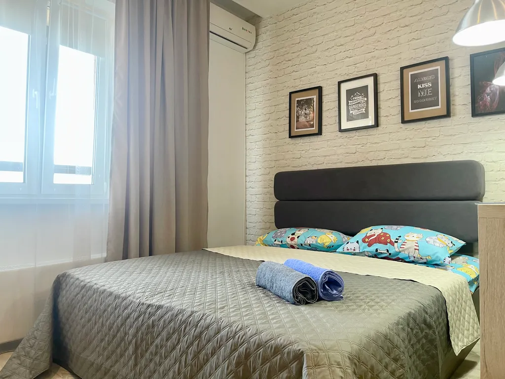 Студия напротив клиники