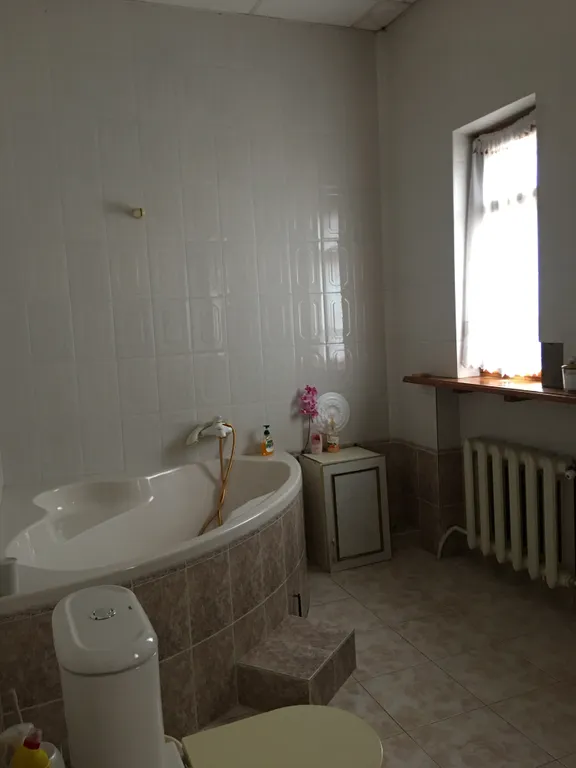 Большой уютный загородный дом с садом