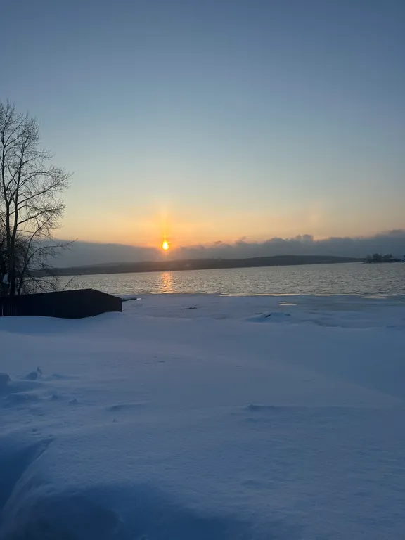 Коттедж "Грей Вилла"  на берегу водоема с потрясающими видами