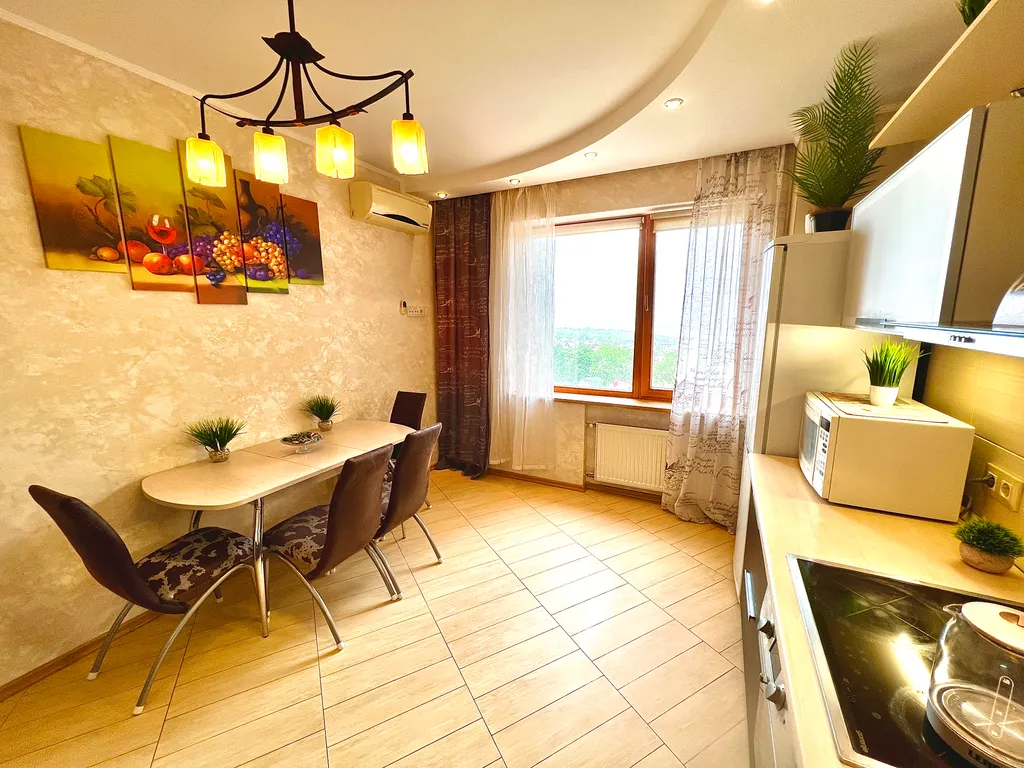 Уютная просторная двушка с видом на реку Волгу