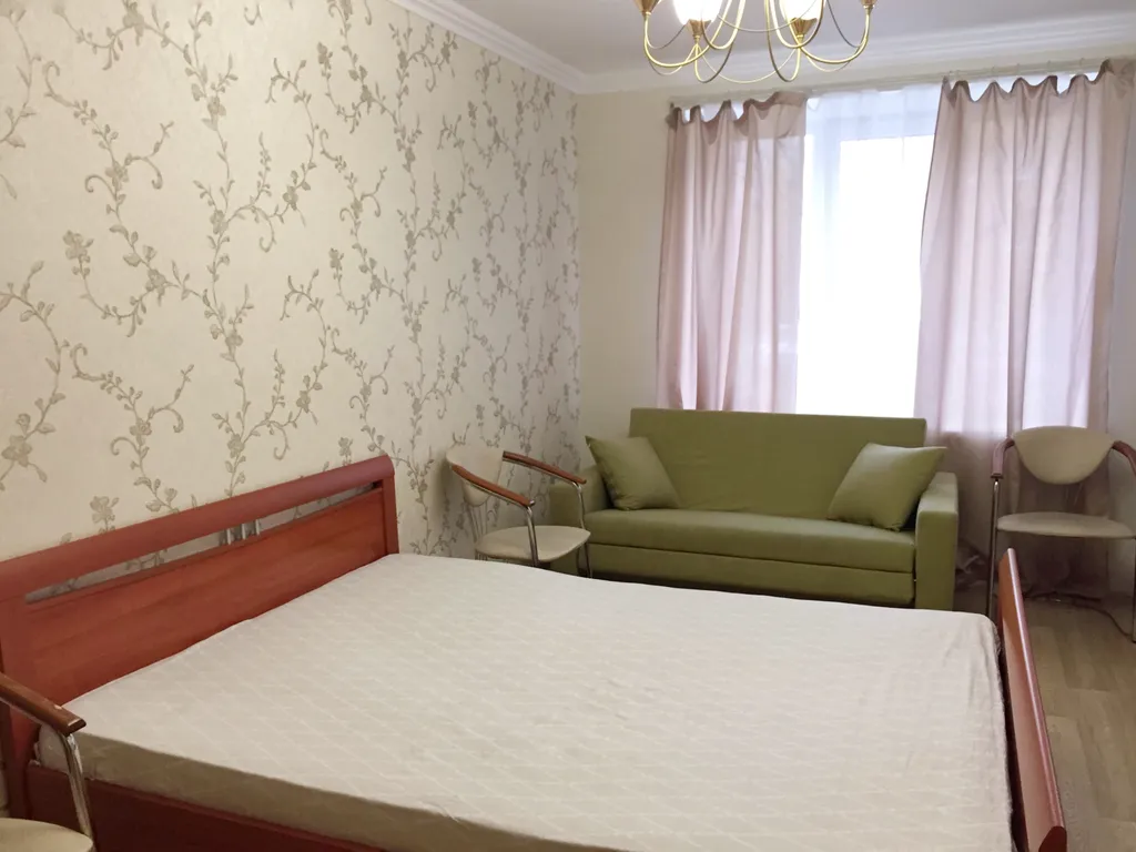 Уютная однокомнатная квартира рядом с Каскадом