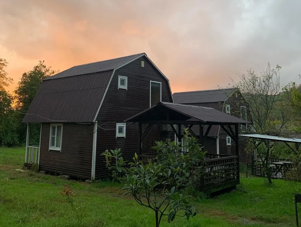 Коттедж Уютные коттеджи в Колхидском лесу на семейной экобазе — Беранда