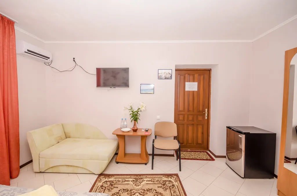 Двухместный Стандарт с двуспальной кроватью и дополнительным местом