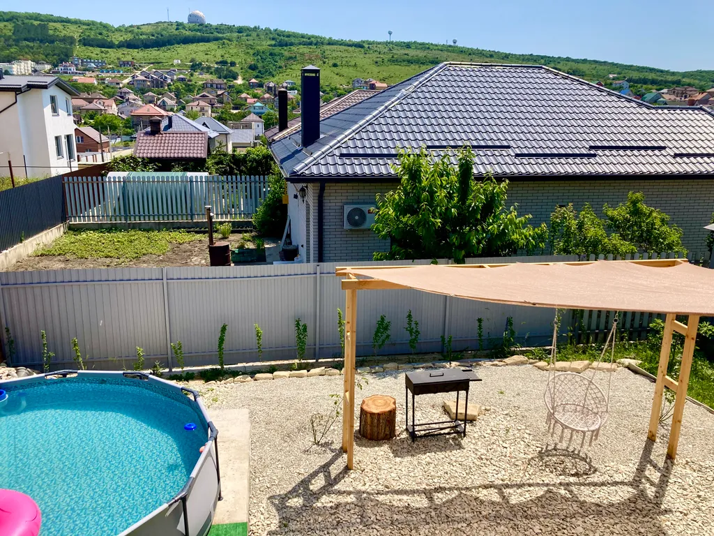 Дом с видом на море и горы