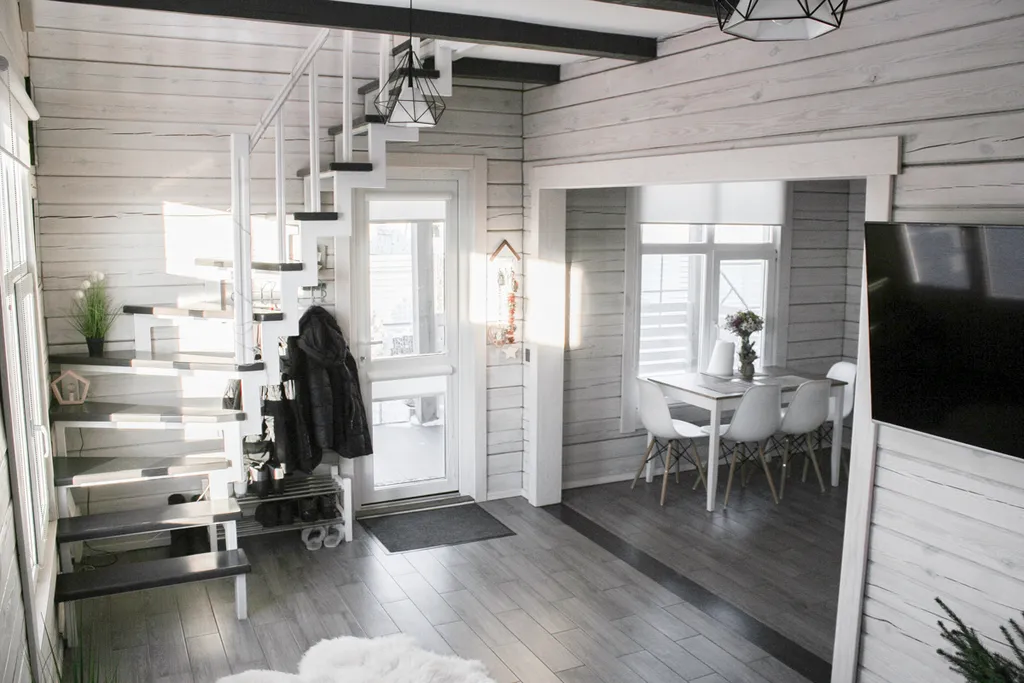 Уютный светлый деревянный домик с сауной и купелью