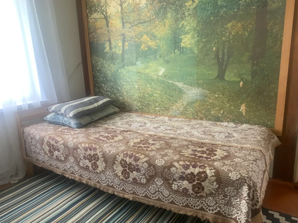 Живописный дом на природе недалеко от города