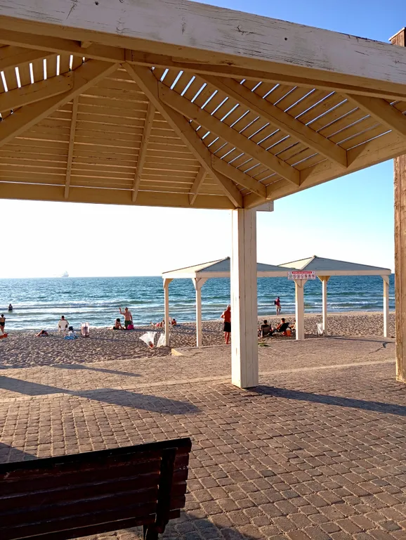 Потрясающие 2-комнатные апартаменты на берегу моря