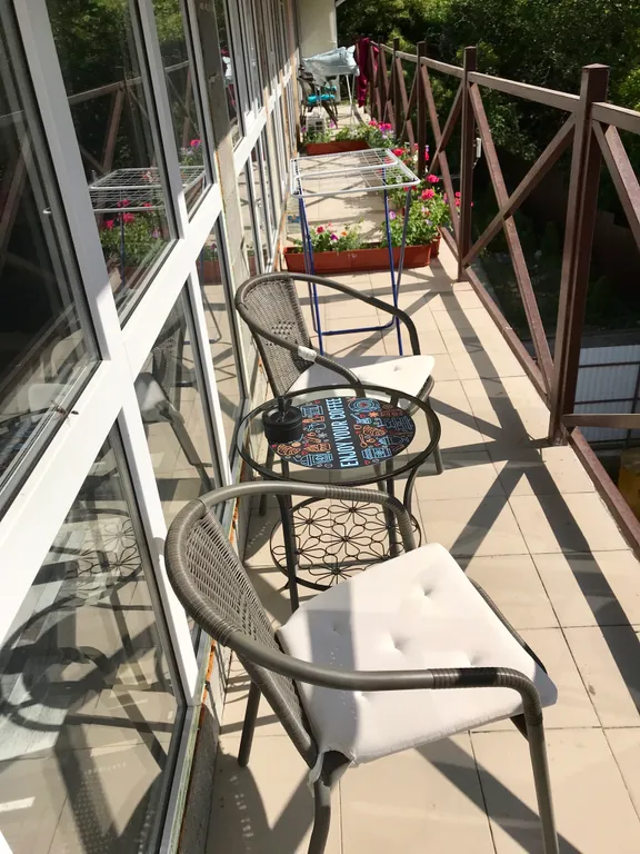 Коттедж Апартаменты с балконом в частном доме у бассейна — Адлер