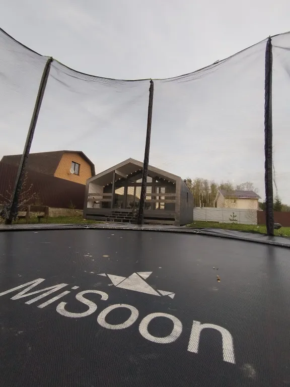 Уютный дом на две семьи в коттеджном поселке