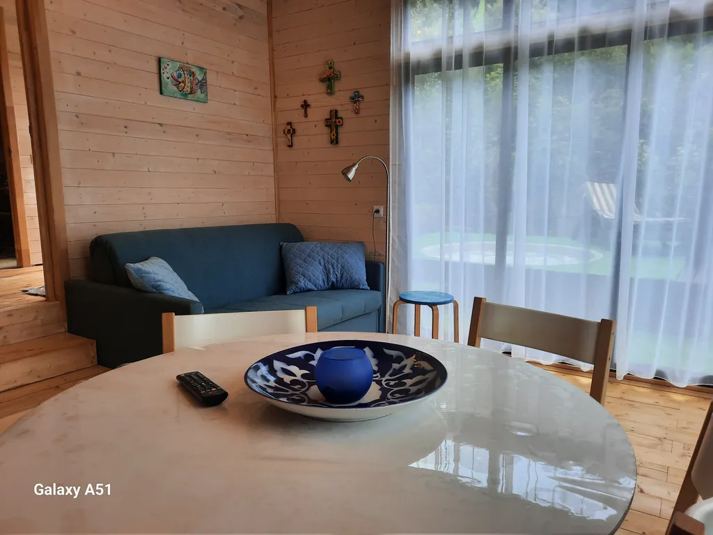 Коттедж с баней и тёплым джакузи