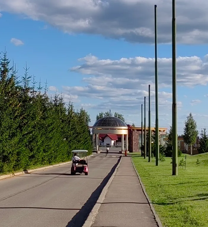 Студия в доме у озера