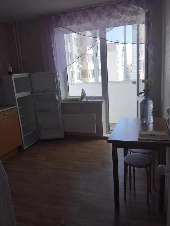 Просторная однокомнатная квартира с видом на море