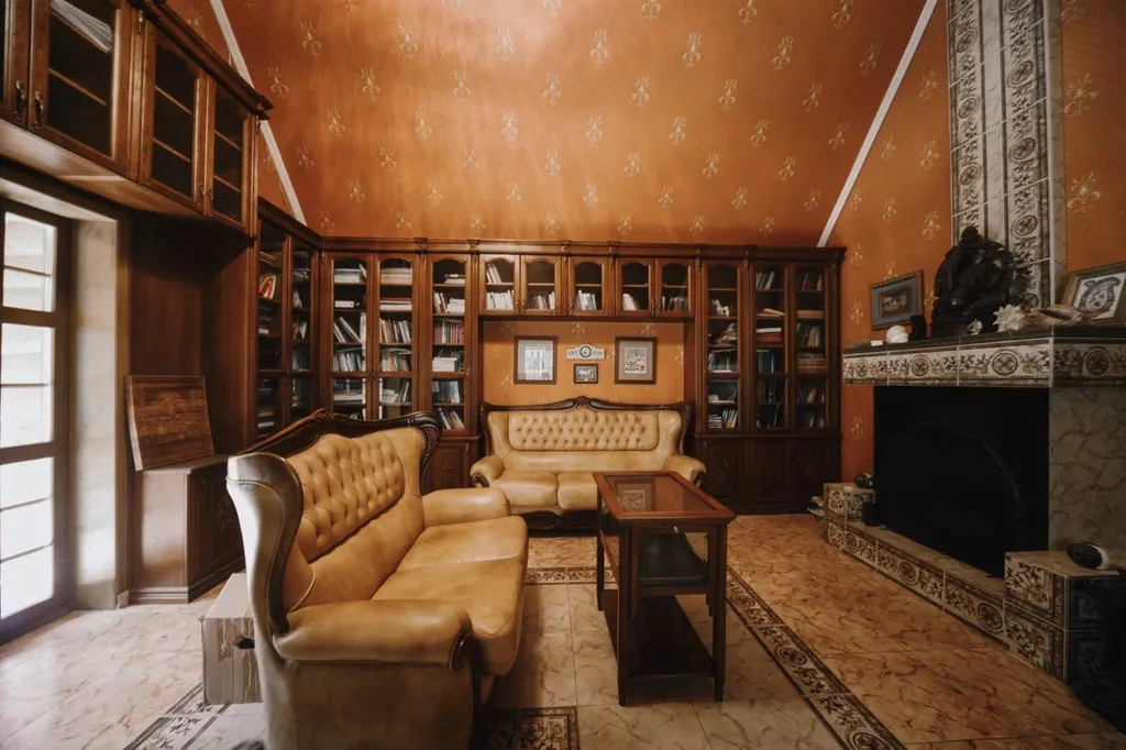 Коттедж Дом с тропическим бассейном, сауной и каминами — Московский