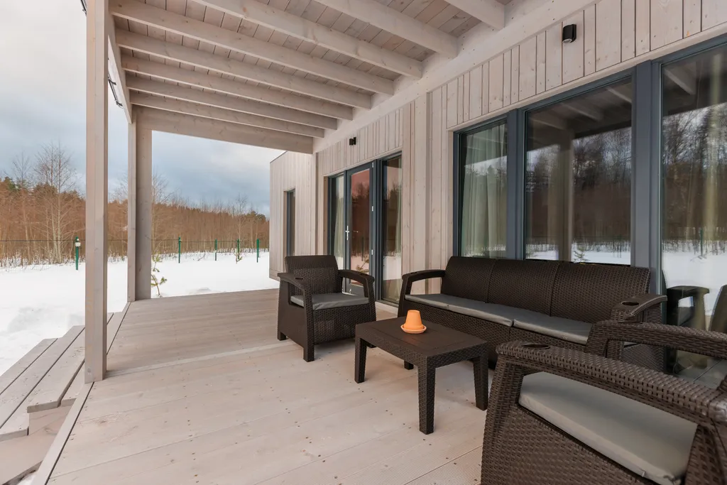 Коттедж Новый комфортабельный дом на берегу лесного озера Маролампи — Стеклянный