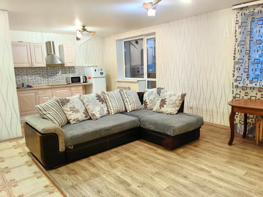 Квартира в самом центре Левого берега — аренда посуточно в Омск