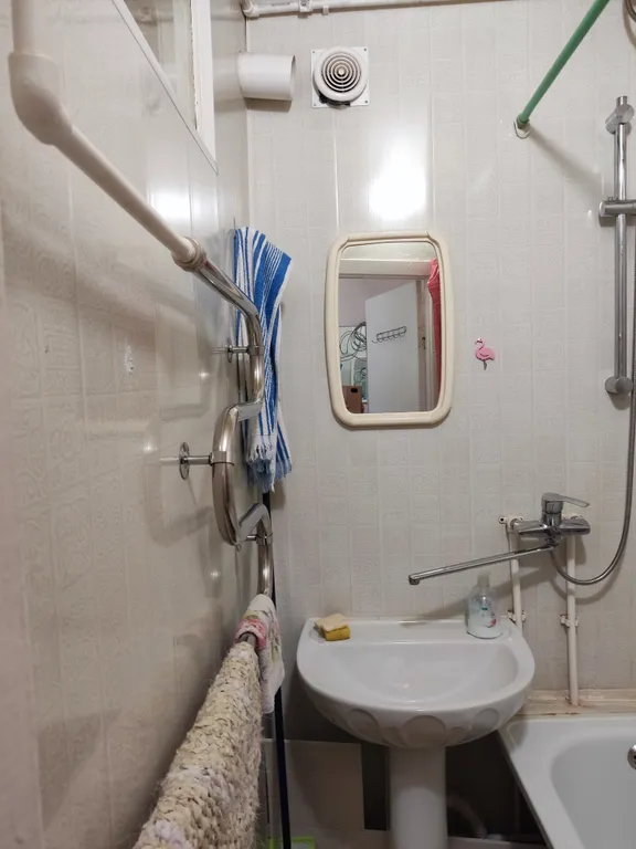 Уютная тёплая, укомплектованная двухкомнатная квартира в центре города