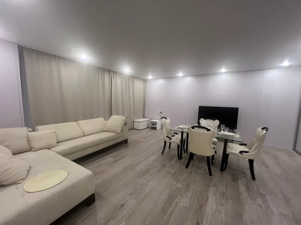 Уютный таунхаус с теплым бассейном и баней