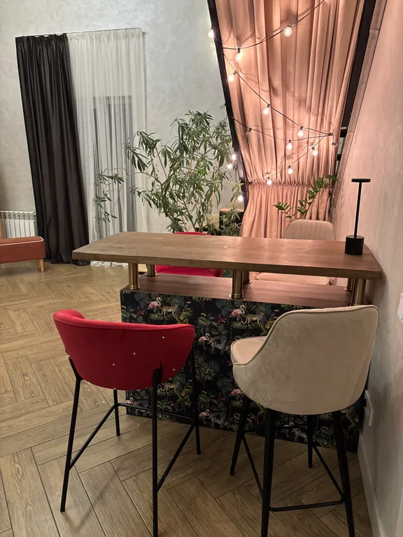 Живая ёлка! Новый дом с 4 спальнями, гостиная 80м