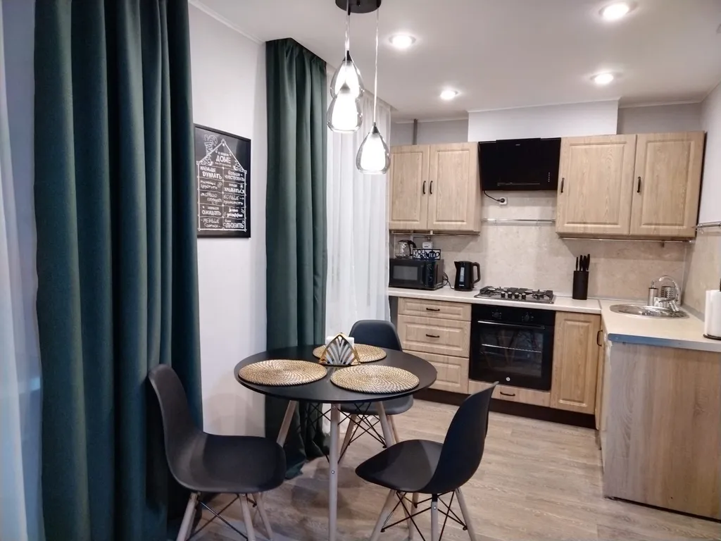 Стильная квартира в центре с видом на Кольский залив