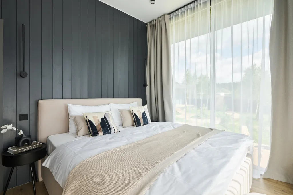 Просторный дом с сауной и камином в окружении леса и реки