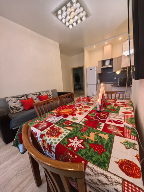 Евродвушка на набережной с видом на Собор для четверых