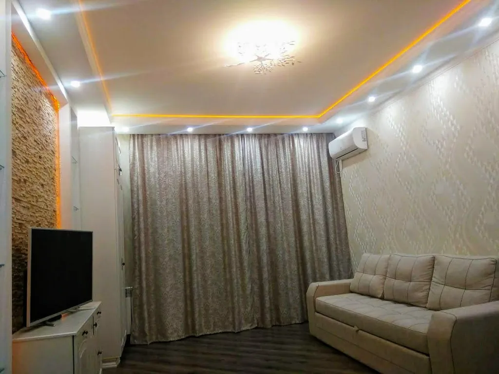 Отличная квартира с видом на море возле Факела