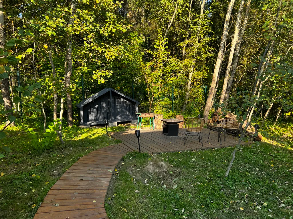 Дом Немо с уличной купелью  в лесу