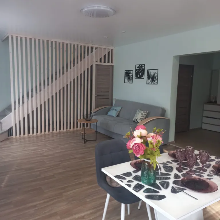 Уютный дом в сосновом лесу