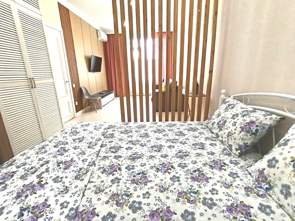 Солнечная квартира в самом центре столицы