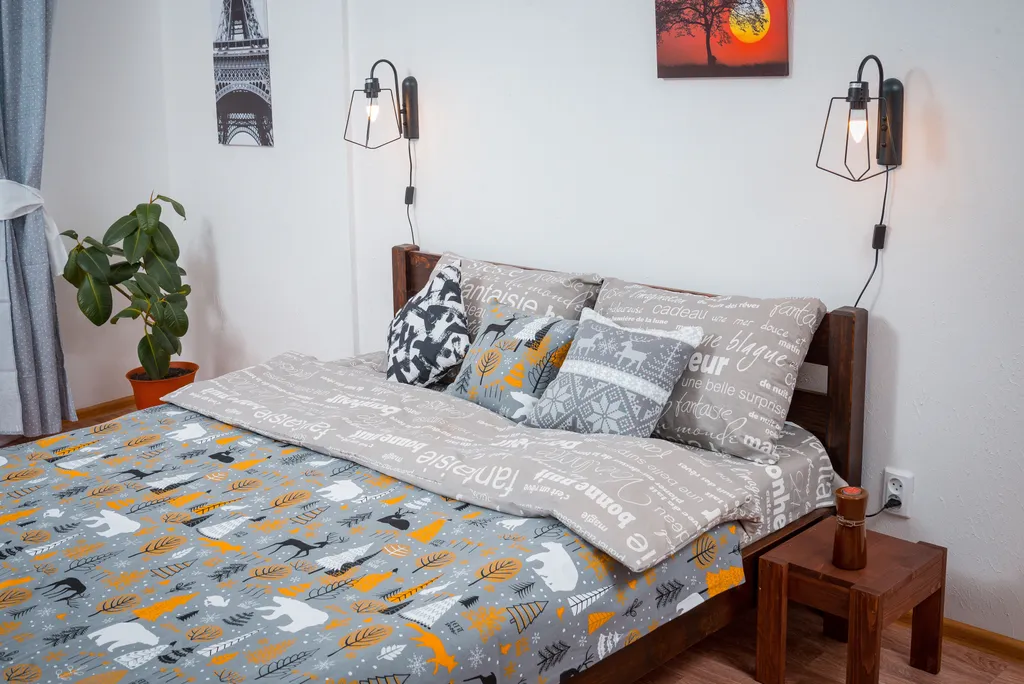 Студия на Холмогорова