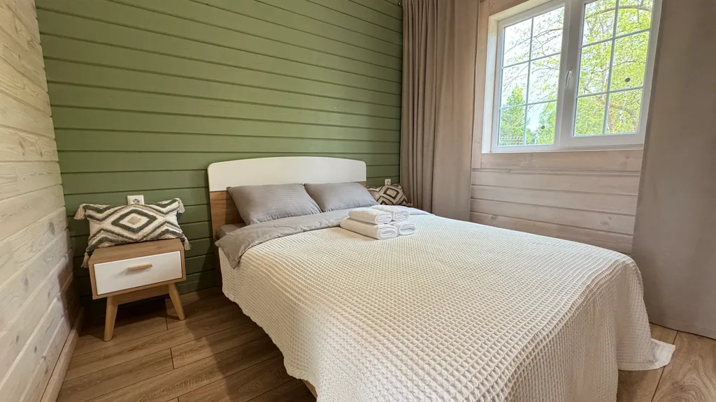 Дома из клееного бруса в хвойном лесу у Камского Моря и Семрука