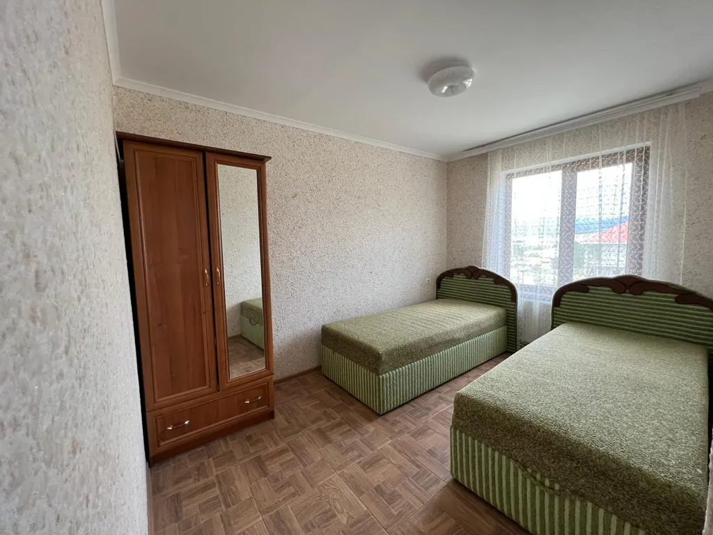 Уютный дом-этаж 5 комн.