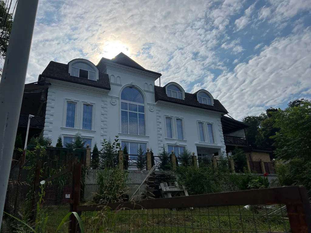 Коттедж Дом с бассейном и сауной — аренда посуточно в Бестужевское