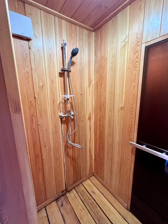 Коттедж Уютный дом у берега реки с баней — Горячий Ключ