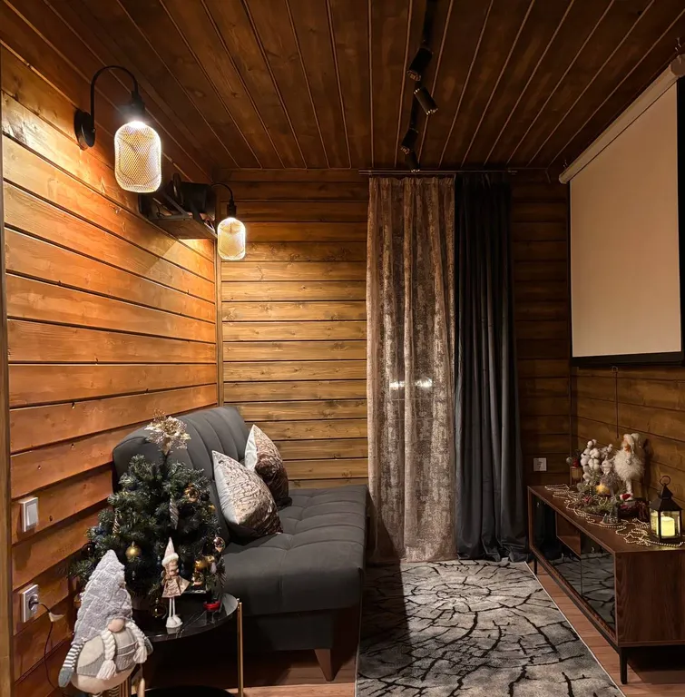 Серый домик