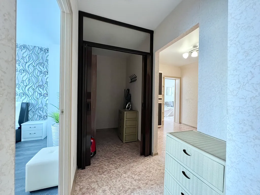 Видовая двухкомнатная квартира в тихом местечке