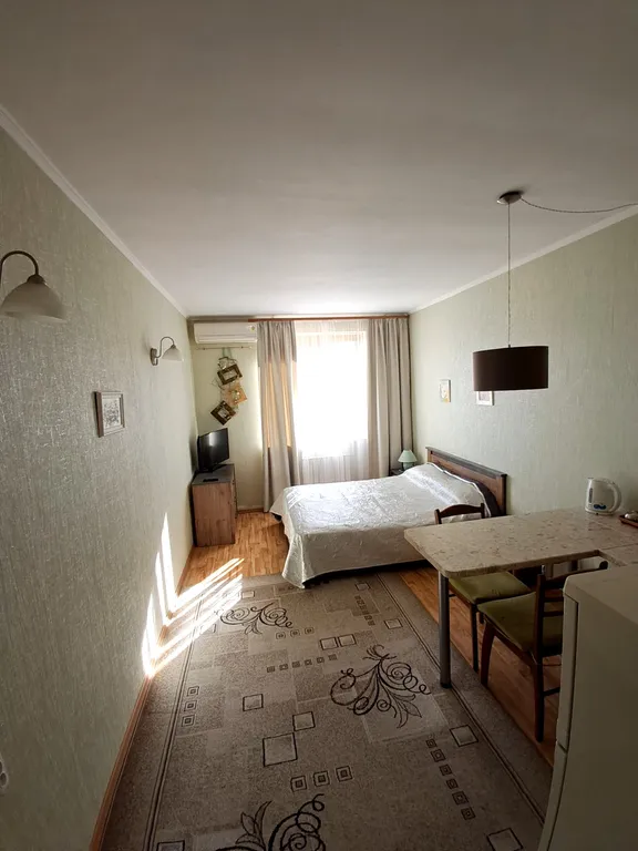 Квартира Уютный номер-студия со всеми удобствами в центре — аренда посуточно в Ялта