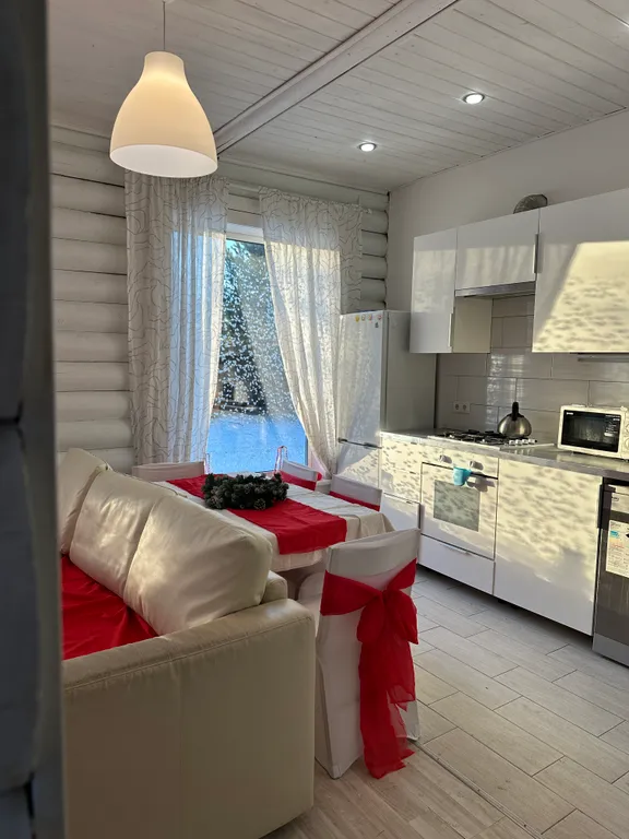 Коттедж у озера