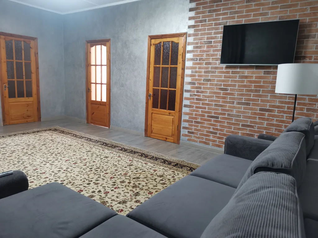 Уютный дом у моря для большой компании