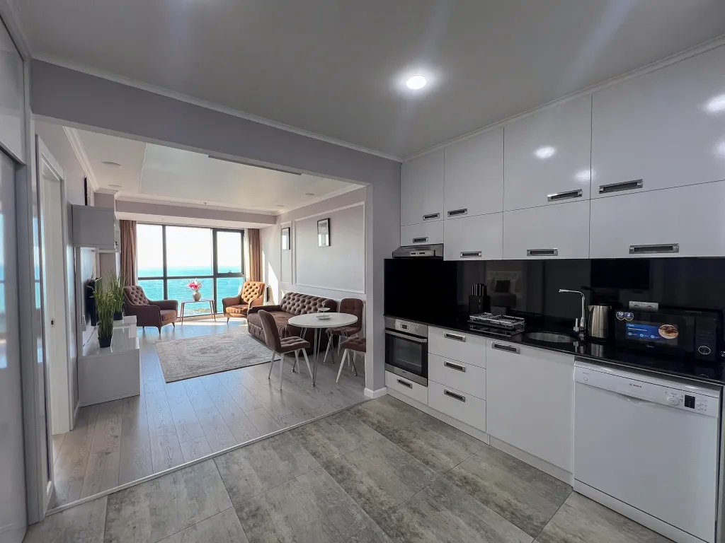 Двухкомнатная квартира на берегу моря, Porta Batumi Tower