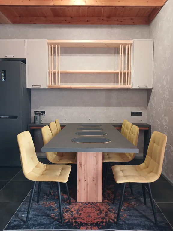 Дом с бассейном