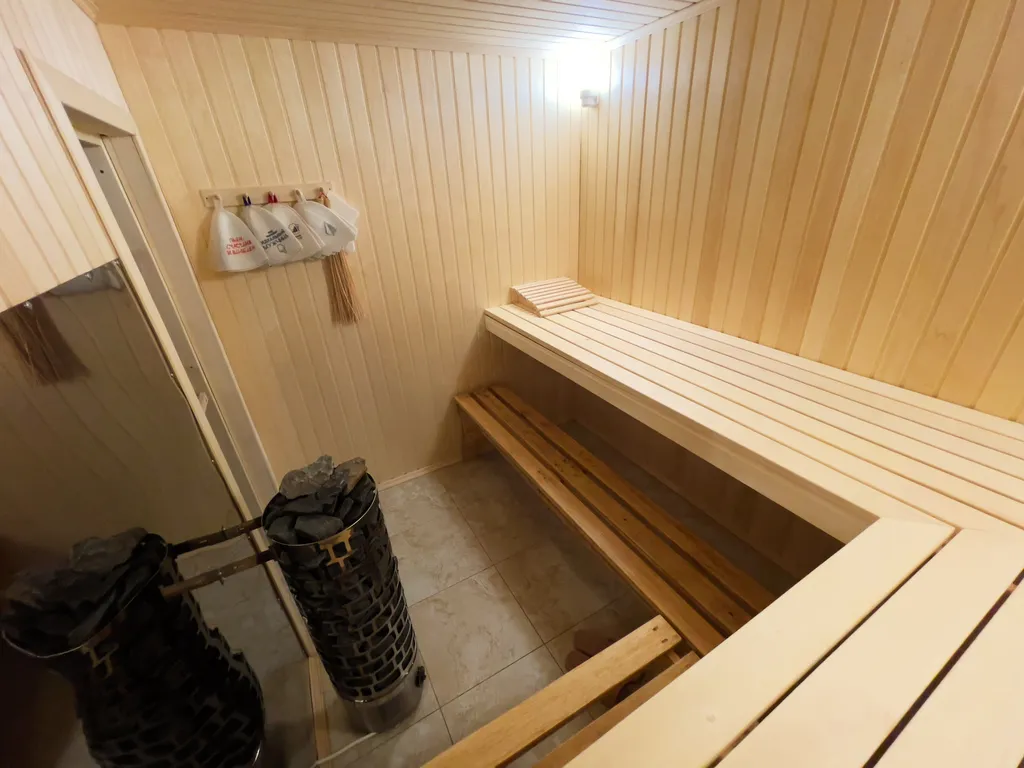 Дом с бассейном