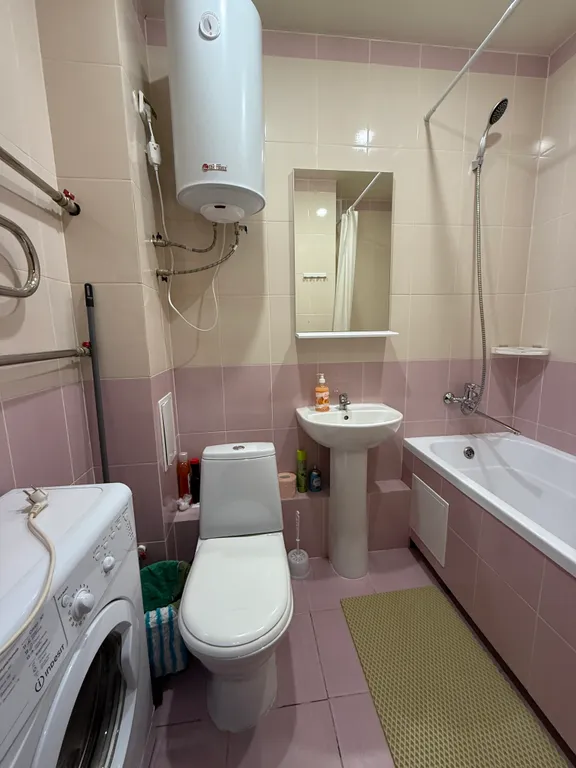 Студия - диван, стиралка холодильник, СВЧ, водонагреватель