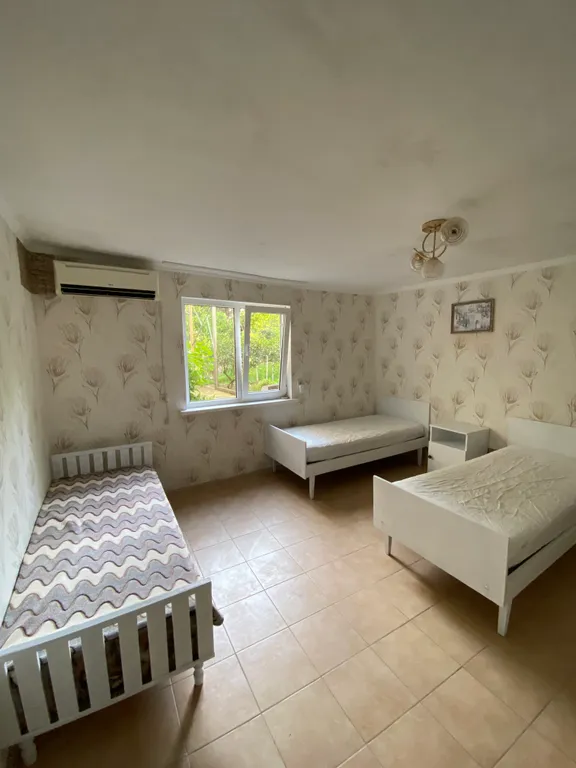 Квартира Трёхместный номер на 1-м этаже с кондиционером и общим санузлом — аренда посуточно в Лоо